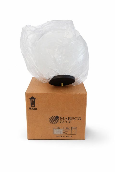 lampada-appliqueplafoniera-mareco-luce-vetro-opale-base-nera-made-in-italy